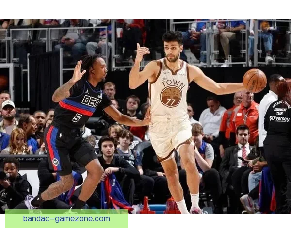 勇士失误25次惨败活塞 追梦无得分撞伤女球迷 波尔津吉斯仅得5分伤退