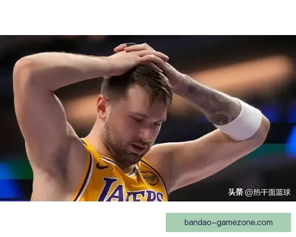 华子复出命中率低似卧底森林狼有意稳住第六东契奇腿筋伤势影响深远